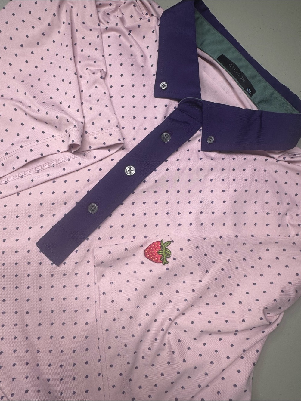 GREYSON ICON G GOLF POLO STRAWBERRY DETAIL XXL